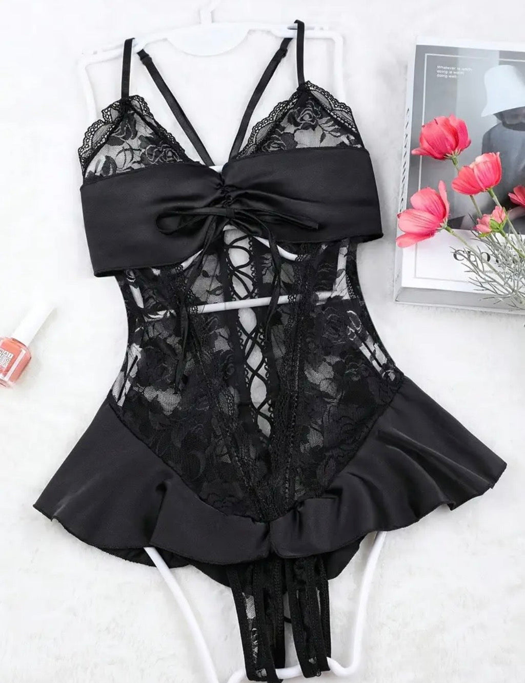 Babydoll Negro Encaje Floral – Escote Halter Corsé Espalda Abierta + Ligas