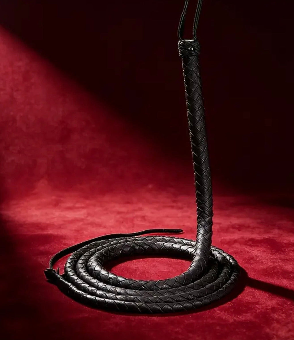 Látigo Trenzado BDSM Largo – Cuero Vegano Negro Estilo Serpiente