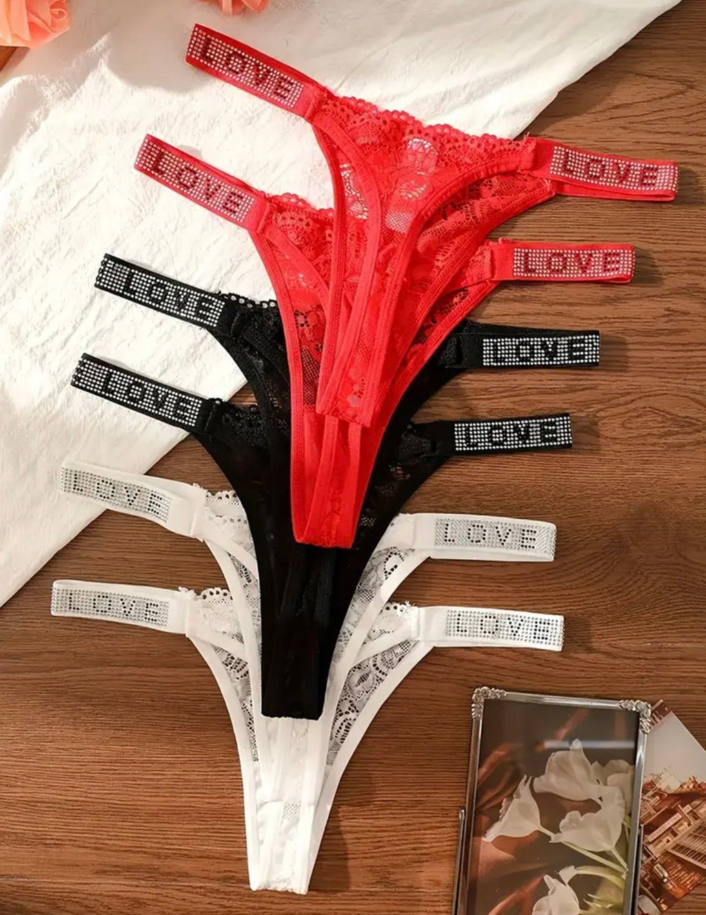 Pack LOVE – Tangas de Encaje con Strass (precio unitario)