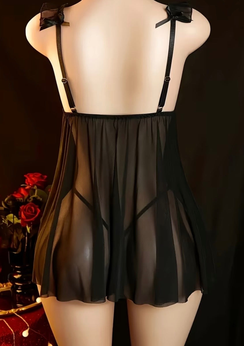 Babydoll Negro Transparente Copa Abierta + Tanga Crotchless – Volante Organza Lazo Satén
